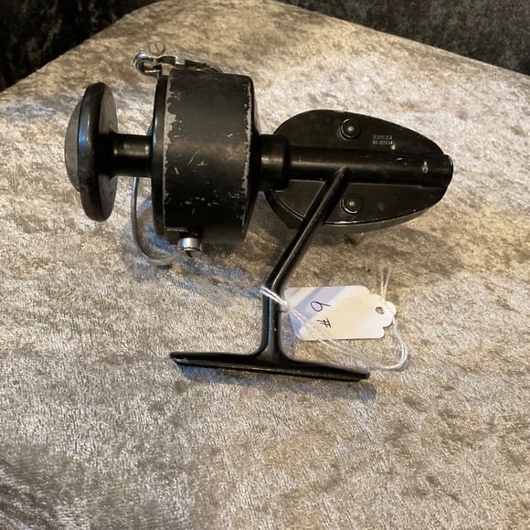 Vintage Mitchell Spinning Reel, Made in France - Picture 2 of 3